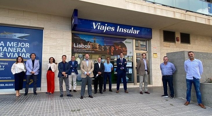 Grandes empresas turísticas canarias se alían para reactivar el sector vacacional en las Islas | Representantes de las empresas que participan en 'Muévete por Canarias', en una foto de familia