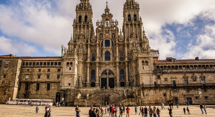 ​Galicia ofrece un bono a los sanitarios para gastar en productos turísticos de la comunidad