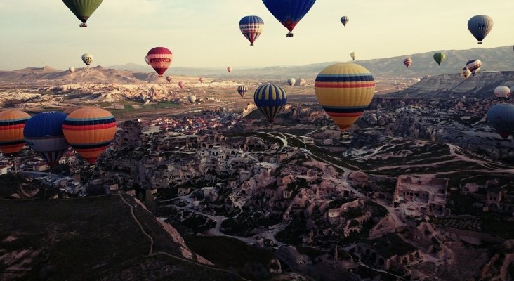 Para atraer turistas, Turquía ofrece seguros médicos que cubren el Covid  | Foto: Cappadocia, Turquía