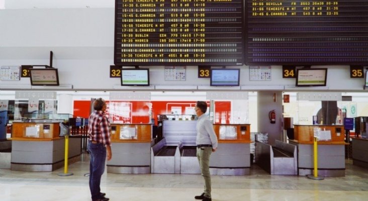 El consejero de Promoción Turística recibe a los primeros vuelos con turistas en Lanzarote