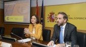 Fernando Valdés junto a Isabel Oliver|Foto Ministerio de Turismo