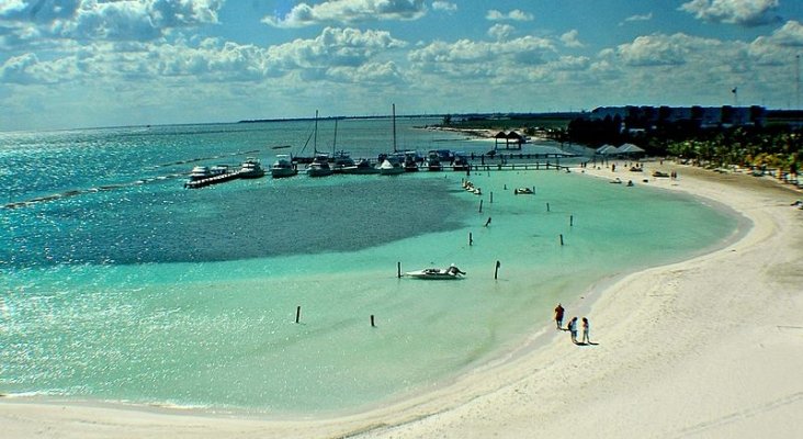 800px Riviera Maya al Vuelo