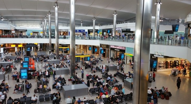 TT.OO. y aerolíneas responden con cancelaciones a la cuarentena de Reino Unido |Foto: Aeropuerto de Londres-Heathrow