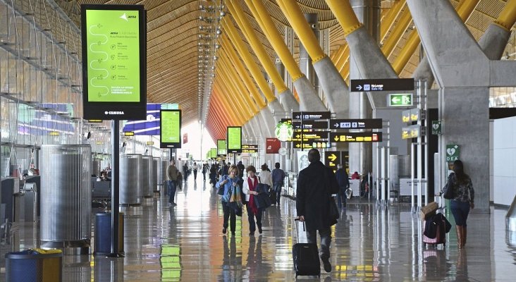 Interior de la terminal T4 del Aeropuerto Adolfo Suárez Madrid Barajas.