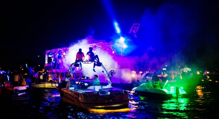 ​Multan con 6.000€ a una 'party boat' por incumplir las medidas sanitarias