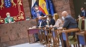 “Sin turismo, Canarias no tiene futuro”|Foto: Comparecencia de los presidentes de las patronales turísticas en el Parlamento de Canarias