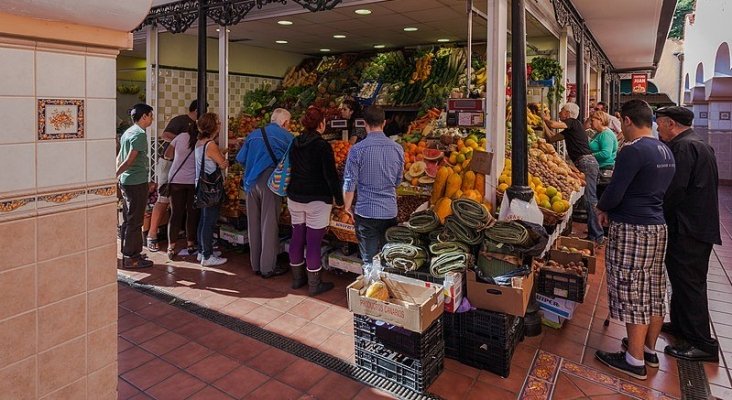 El mercado de abastos en peligro de extinción | Foto: Mercado de Nuestra Señora de África, Santa Cruz de Tenerife- Diego Delso, delso.photo, License CC-BY-SA
