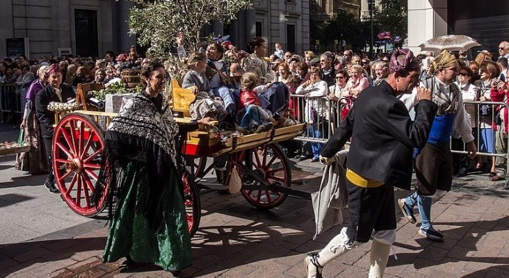 La suspensión de las Fiestas del Pilar deja "al borde del colapso" a los hoteles de Zaragoza | Foto: Fiestas del Pilar 2014- Turol Jones (CC BY-SA 4.0)