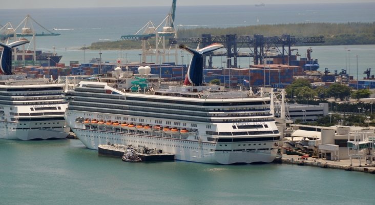 Crucero de Carnival en el Puerto de Miami | Foto: Lonny Paul (CC BY-NC-ND 2.0)