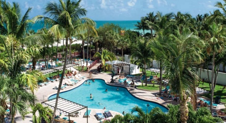 Piscina exterior Riu Plaza Miami