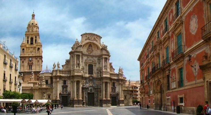 Plaza Cardenal Beluga