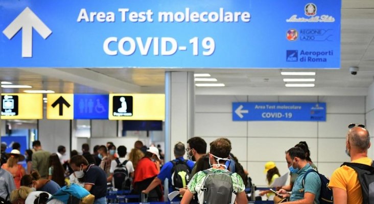 Zona para las pruebas del COVID en el aeropuerto de Roma