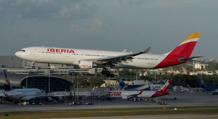 Iberia transforma un A330 de avión de pasajeros a carguero  | Foto: BriYYZ (CC BY-SA 2.0)