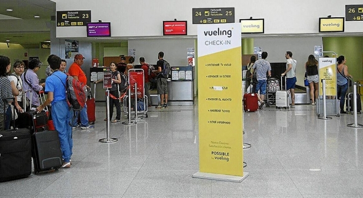 Vueling cobrará a los clientes que quieran llevar su maleta en cabina