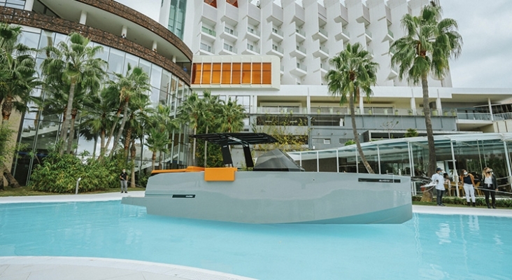 Hoteles convierten sus piscinas en espacios de exposición náutica