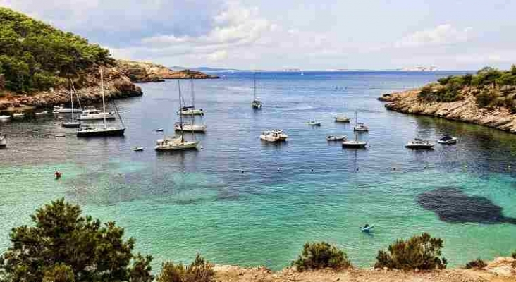 Ibiza sancionará los alquileres turísticos ilegales con multas entre 40.001 y 400.00 euros