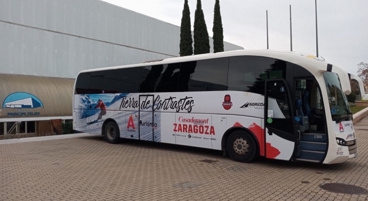 Ejemplo de publicidad en el autobús oficial del club