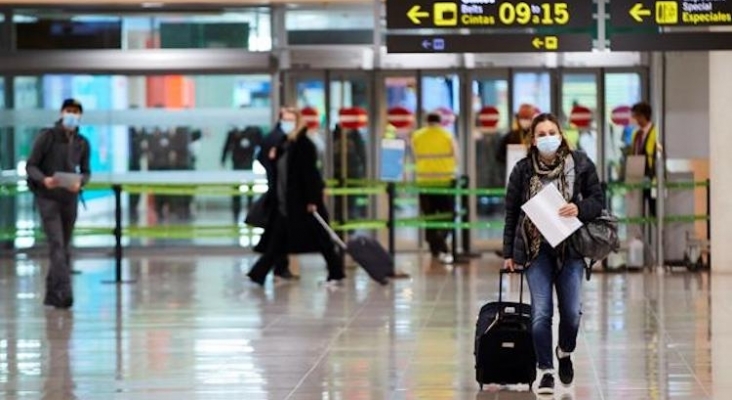 Tropiezos en el arranque de los controles de test Covid a viajeros en Baleares y Canarias