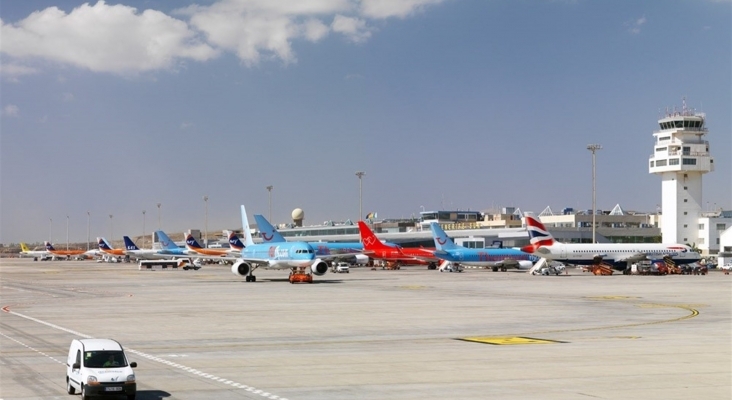 Aviones aparcados en el Aeropuerto de Gran Canaria