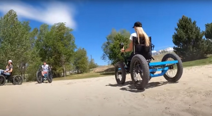 Una silla de ruedas todoterreno para un turismo más accesible