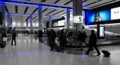 España prorroga la suspensión de vuelos desde y hacia Reino Unido | Foto: Sala de equipajes del Aeropuerto de Heathrow en Londres