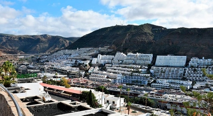 13 municipios turísticos de Canarias piden reubicar a los menores inmigrantes alojados en hoteles| Foto: AMTC