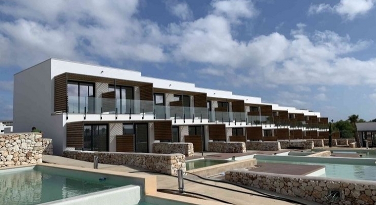 Hotel en Menorca adquirido por MAZABI