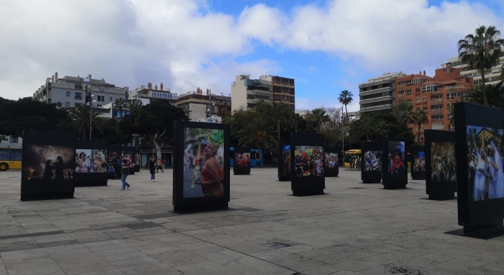 Exposición de fotografías de los 45 años del Carnaval de Las Palmas de Gran Canaria | Foto: Tourinews©