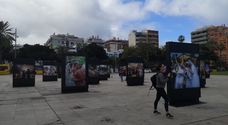 Exposición de fotografías de los 45 años del Carnaval de Las Palmas de Gran Canaria | Foto: Tourinews©
