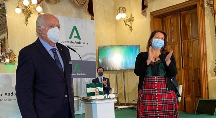 El fundador y presidente de Senator Hotels & Resorts recibe el premio ‘bandera de Andalucía’