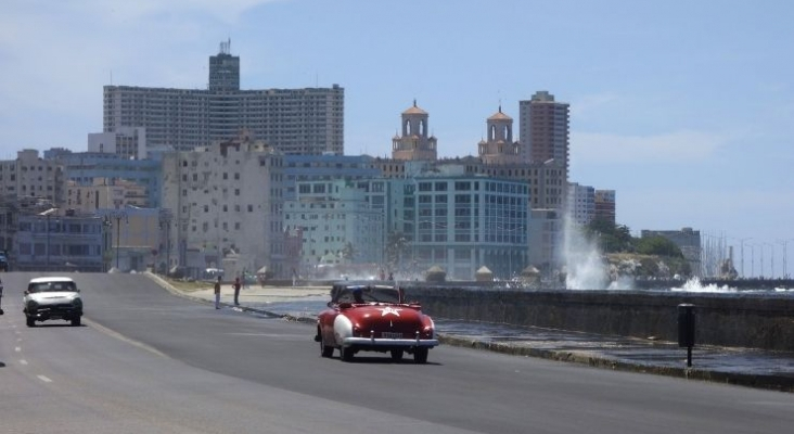 Cuba se suma a la eliminación de restricciones a los viajeros por el Covid-19.