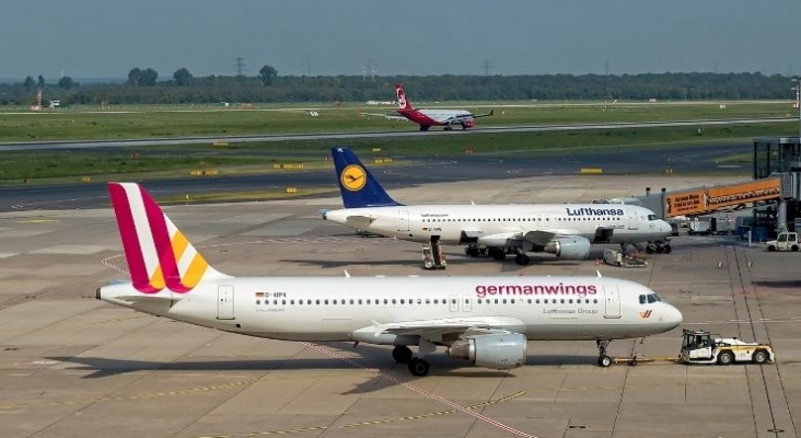 Aviones de Germanwings y Lufthansa. Foto: Jori Samonen Aviones de Germanwings y Lufthansa. Foto: Jori Samonen