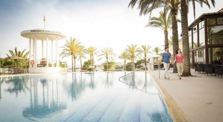 Con rapidez mil millones Locomotora Las cadenas hoteleras adelantan la apertura de hoteles en Mallorca