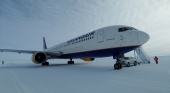 Aerolínea islandesa aterriza un Boeing 767 en una pista de hielo en la Antártida