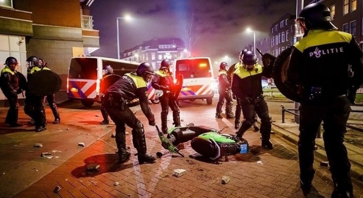 Países Bajos frena los disturbios por las restricciones Covid|Foto: Policía de Países Bajos