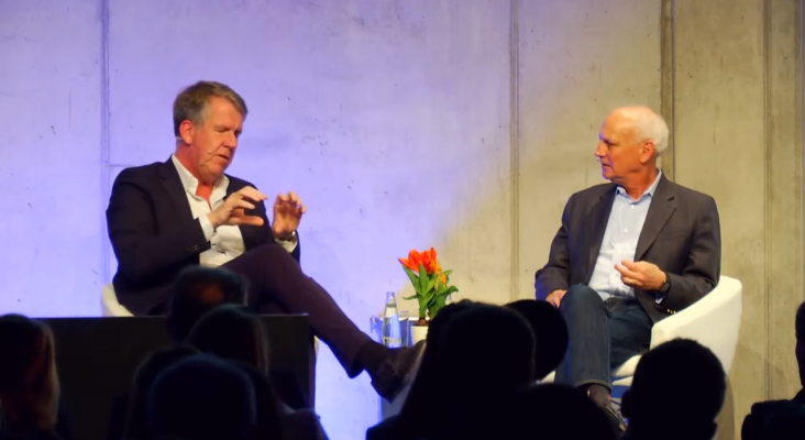 Philip C. Wolf entrevistando a Friedrich Joussen, CEO de TUI  en 2019