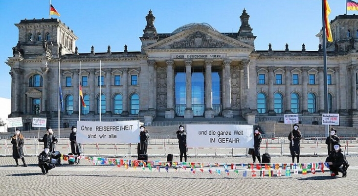 Protesta frente al Reichtag, en Berlín| Foto: Mein Urlaubsglück