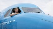 Rey de Holanda a bordo de un avión de KLM