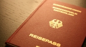Prohíben viajar a un turista alemán por tener su pasaporte en 'malas condiciones'