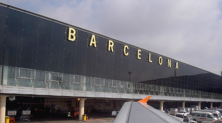 Lobbies económicos reabren el debate para ampliar el aeropuerto de El Prat (Barcelona) | Foto: Manuel Flores, CC BY 2.0 (Wikimedia Commons)