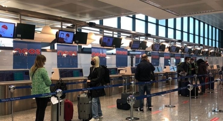 180 italianos llegan a Canarias en el  primer vuelo de prueba de Alpitour. Foto Alpitour