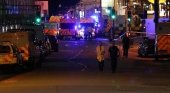 22 muertos y 59 heridos en un ataque terrorista en un concierto en Manchester | Los servicios de emergencia en el lugar del atentado