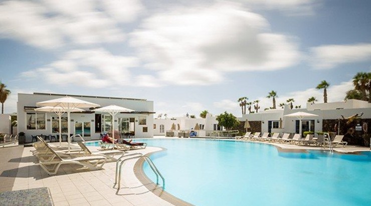 Piscina en la Residencia Nautilus