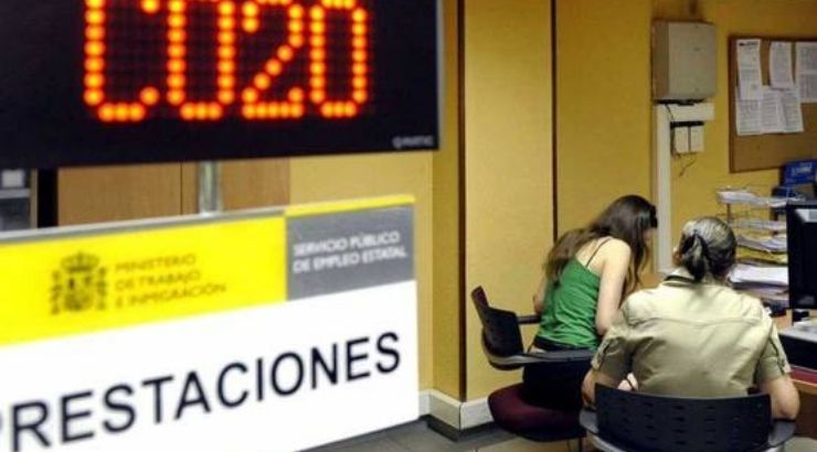 El BdE destaca que durante el segundo trimestre de 2020 se alcanzó el pico de trabajadores afectados por ERTE, con el 21,9% de los asalariados. 