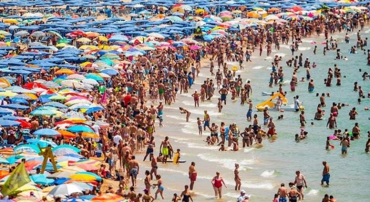 España recibirá a 30,4 millones de turistas este verano
