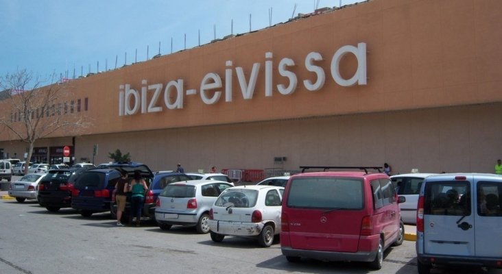 Nuevos paros del personal se seguridad del aeropuerto de Ibiza
