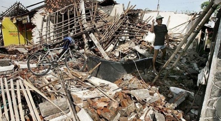 92 muertos tras los terremotos que han afectado a Indonesia y  Trinidad y Tobago