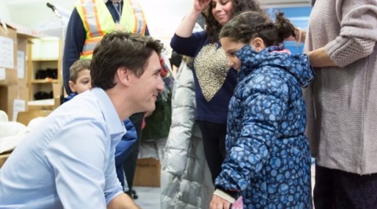 Justin Trudeau dando la bienvenida a Canadá