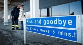 "Kiss & goodbye", pagar por despedirse en el aeropuerto