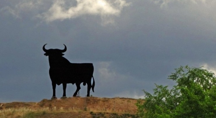 El toro toma la alternativa en el sector turístico